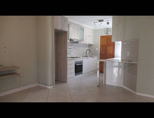 2 BEDROOM TOWNHOUSE FOR SALE IN ELANDSPARK
